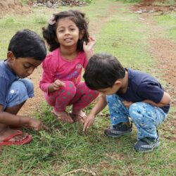 kids-playing-in-chukkimane-garden