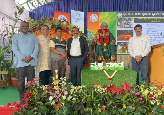 Krishimela 2025 - Vrukshamathe Saalumarada Thimmakka wax statue