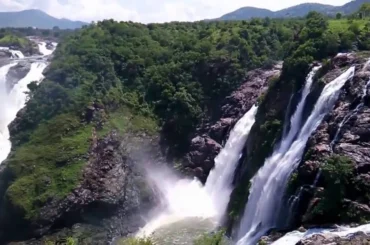 The Majestic Shivanasamudra Water Falls Near ChukkiMane