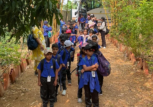 School field trip program