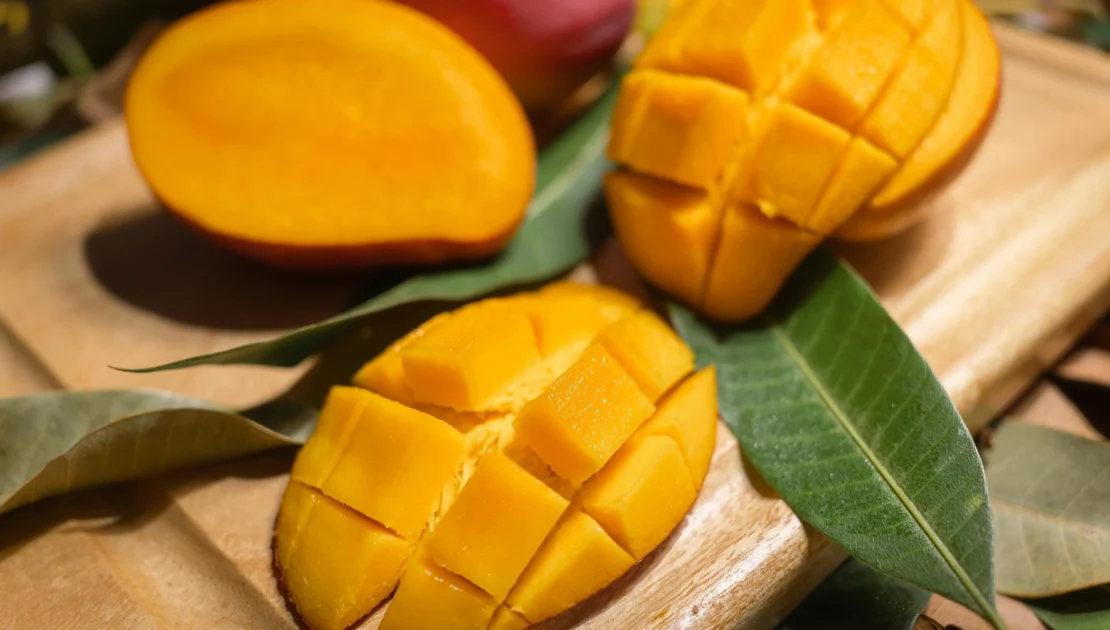 Mango slice cut