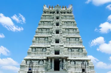 Entrance tower of Madhya Ranga Temple